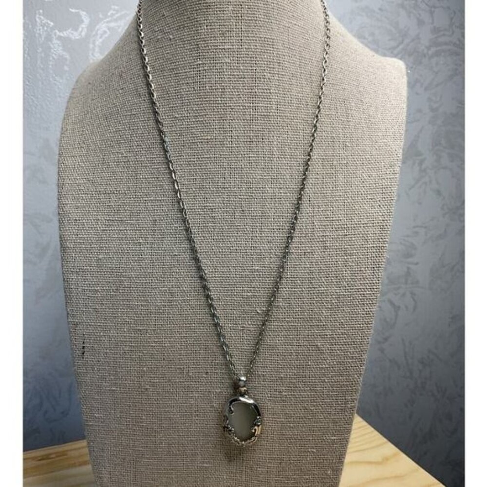 Silver Tone Necklace With Floral Pendant
